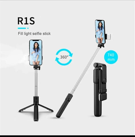 Foldable selfie stick with LED light