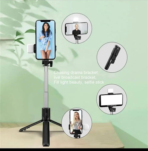 Foldable selfie stick with LED light